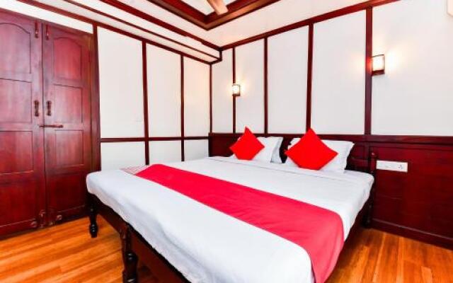 OYO 25089 Gold River Indraprastha Houseboat