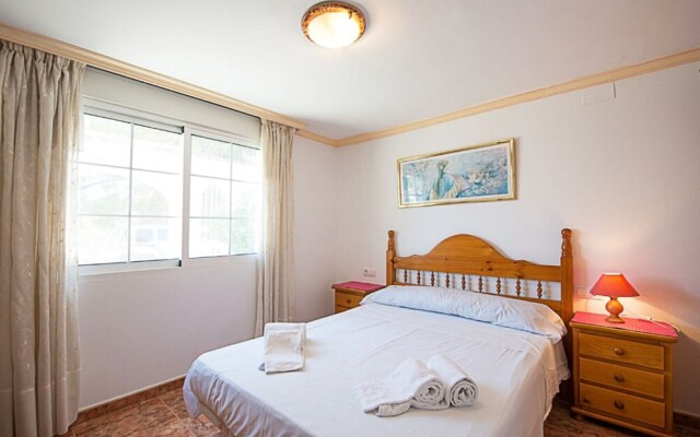 Villa - 9 Bedrooms with Pool and WiFi - 104985