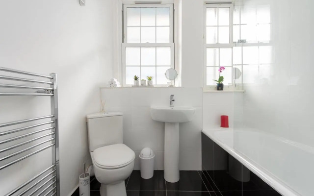 Tower Bridge(TB1) Exclusive Two bedroom apartment