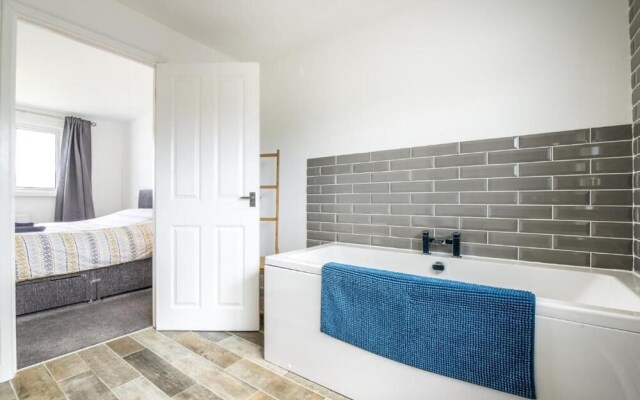 Little Hill - 3 Bed - Wisemans Bridge
