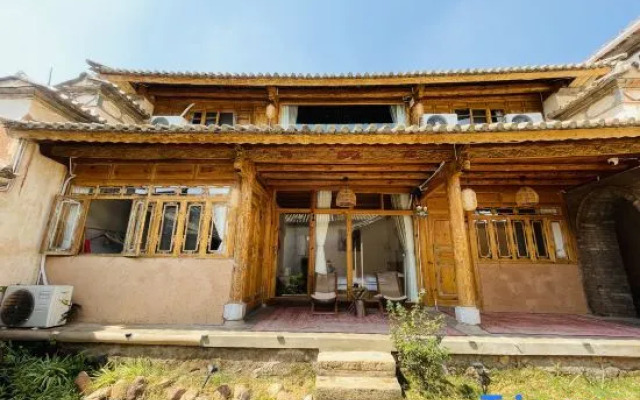 Weishan over the clouds of the mountain homestay