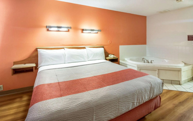 Motel 6 Dayton, OH - Englewood