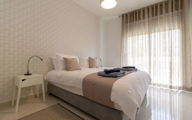 Full Option 9 People Central Location