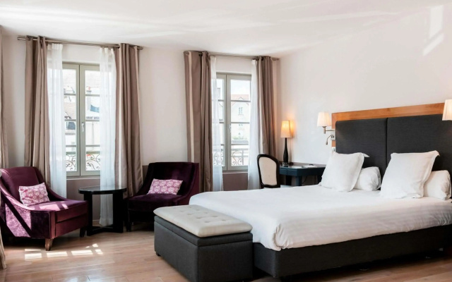 Mercure Maintenon