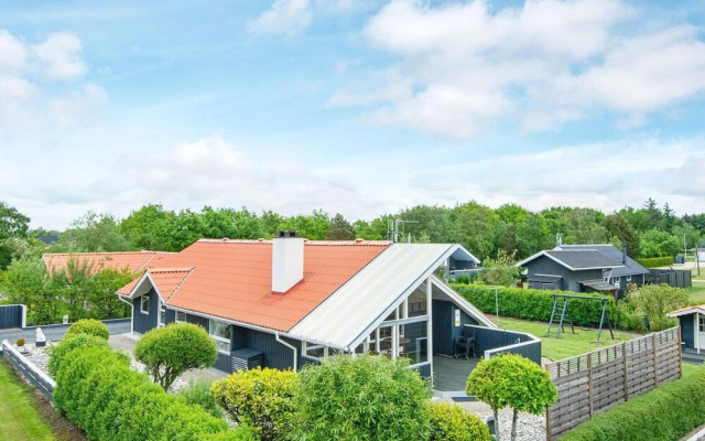 6 Person Holiday Home in Hemmet