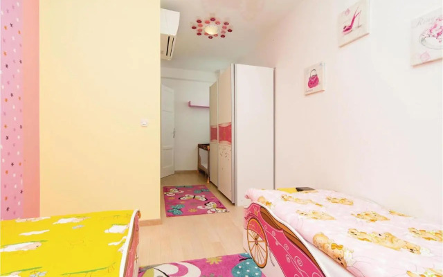 Apartment Split with Sea View 04