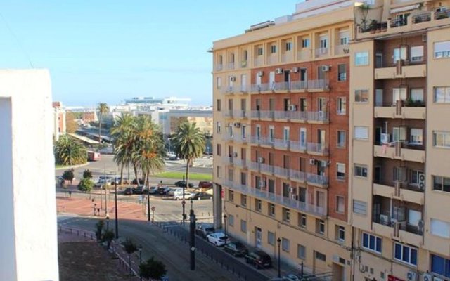 Apartment with 3 bedrooms in Valencia with balcony and WiFi 700 m from the beach