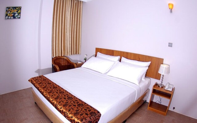 Holiday Hotel Yangon