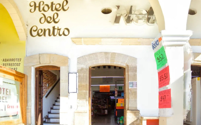 OYO Hotel Del Centro