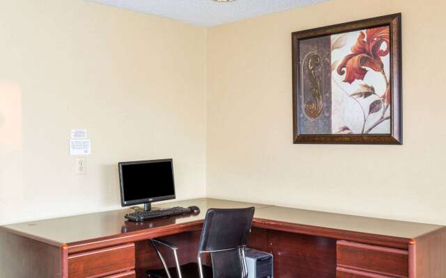 Super 8 by Wyndham Slidell