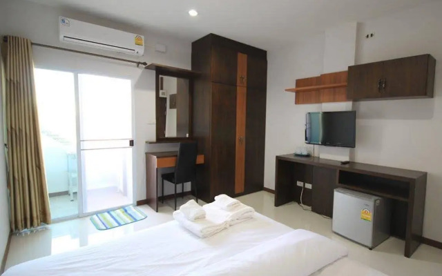 Siriwat Apartment