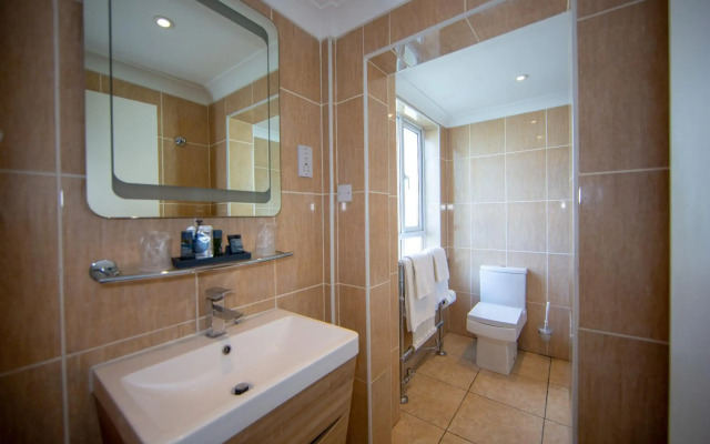 The Cumberland Hotel - OCEANA COLLECTION