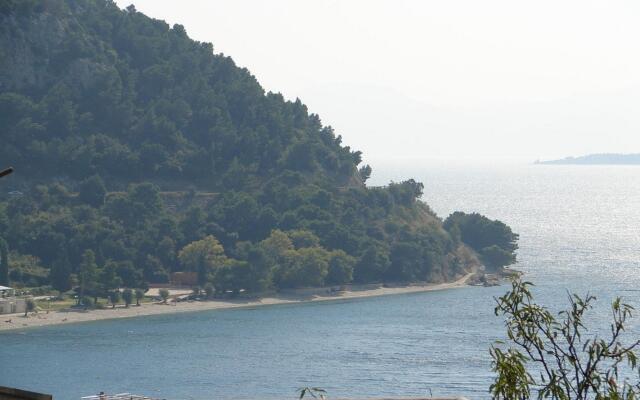 Mir - Free Parking - A4