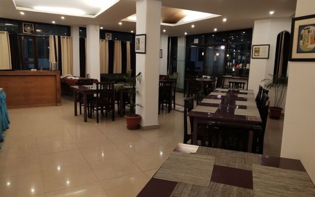 M Hotel & Restaurant