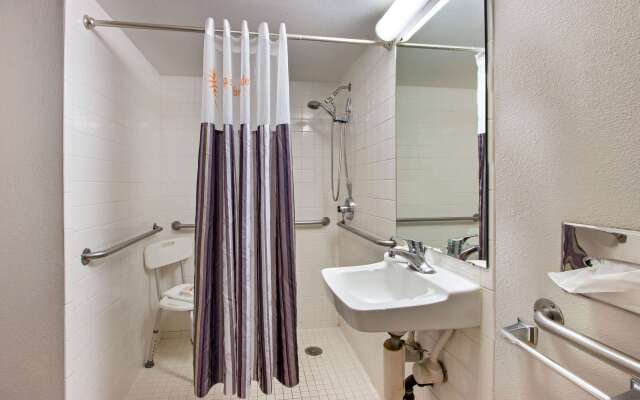 La Quinta Inn by Wyndham Albuquerque Airport