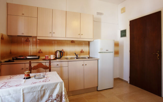 Albatross Studios & Apartments