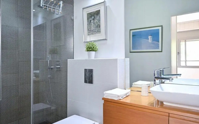 Classy 2BR in Amsterdam by HolyGuest