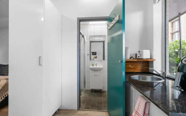 Zen City Villas Suite Le Lune – Guest Rooms – Darwin
