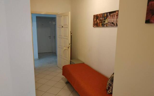 Small Apartment For 3 Pers 70meters From The Beach