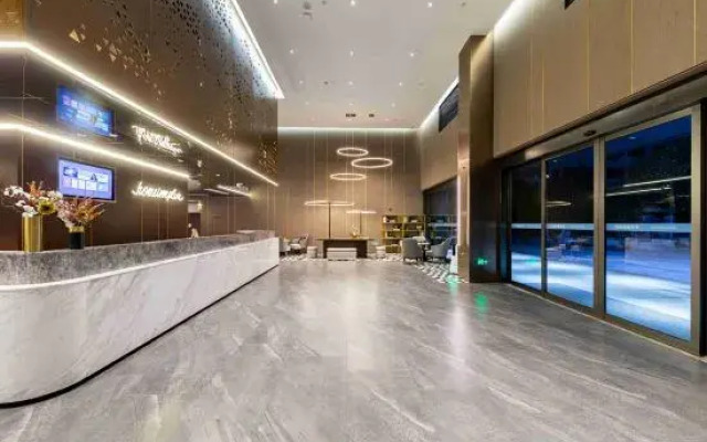 Homeinn Plus Hotel (Xuzhou High-Speed Railway Station)