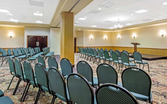 La Quinta Inn & Suites by Wyndham Salisbury