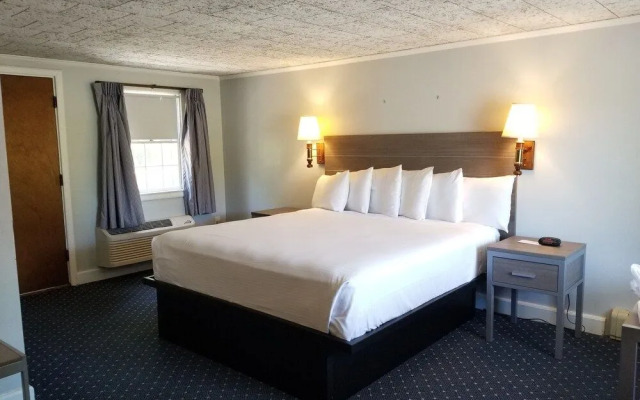 Olde Tavern Motel And Inn