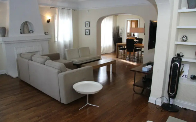 Vintage Two Bedroom La Vacation Rentals, Unit 4 - Rud 82197