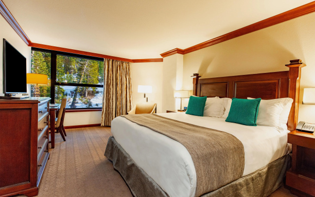 Everline Resort and Spa, Lake Tahoe