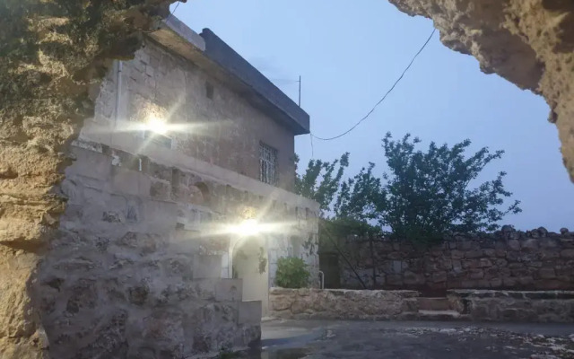 Tarihi Midyat Acar Konağı