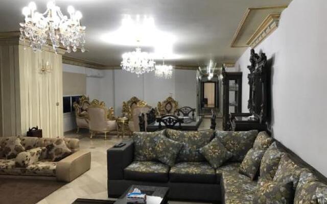 Al Bahr Al Aazam Apartment