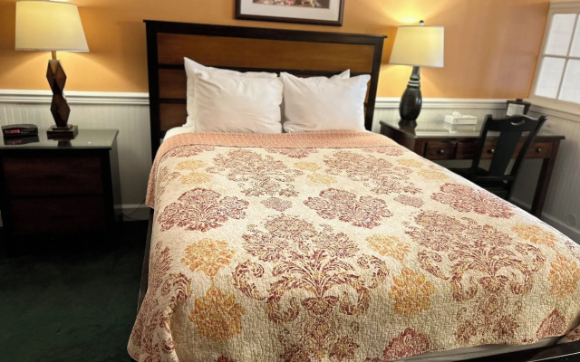 County Clare Irish Hotel & Pub