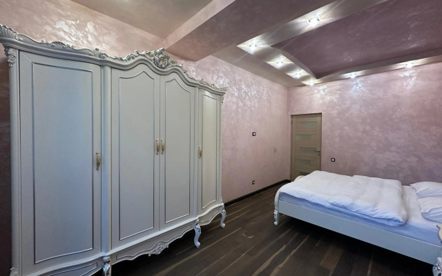 Northern Avenue 2 bedroom Luxury apartment HH777