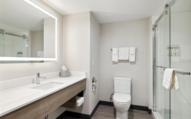 Holiday Inn Express Hotel & Suites Vacaville by IHG