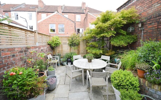 Stunning Victorian Home With Private Garden