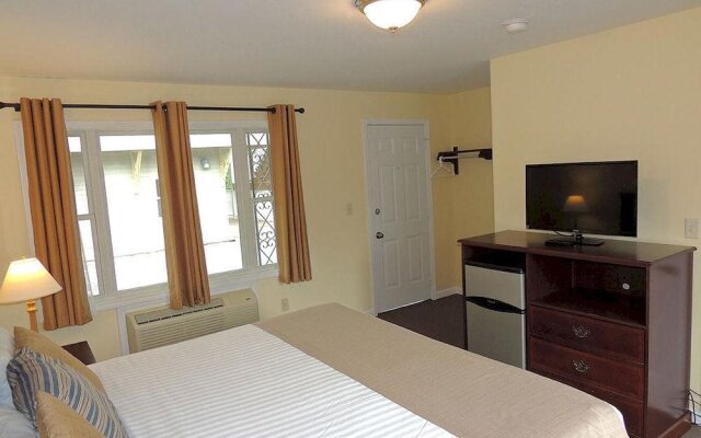Capt.'s Inn & Suites