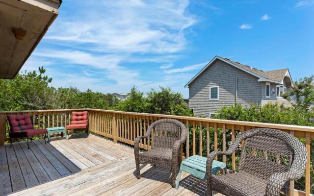 1100 - La Maison De Geezer