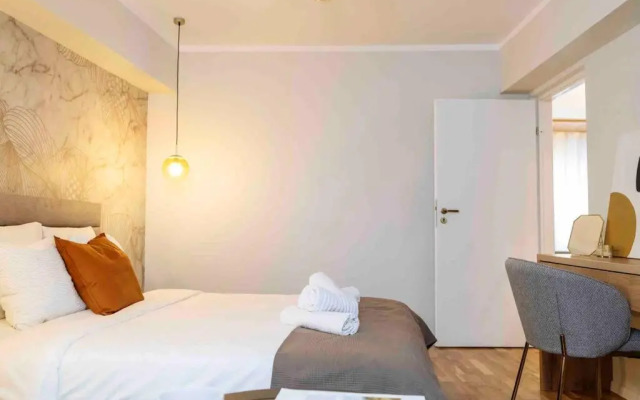 Stunning Views 2BR Intercontinental Flat