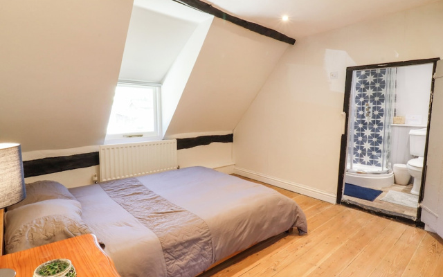 1 Harpur Cottage