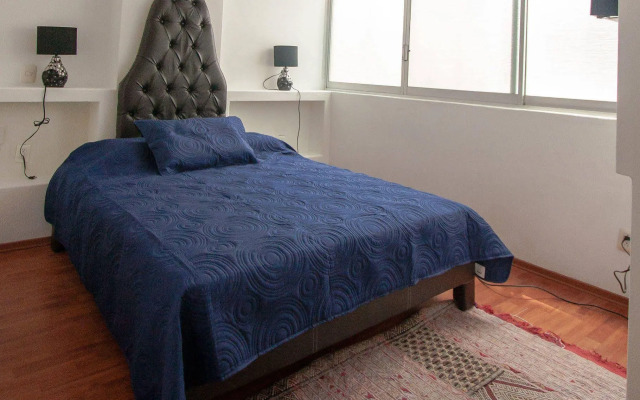 Shakespeare Apartment