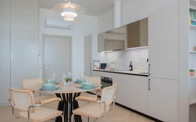 Liiiving in Porto Luxury Beachfront Apartment II