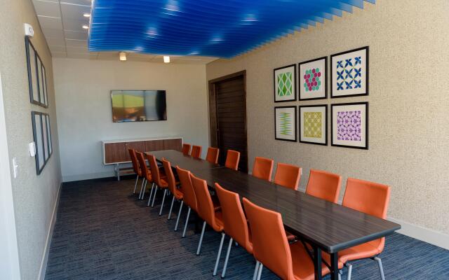 Holiday Inn Express & Suites McKinney - Frisco East by IHG