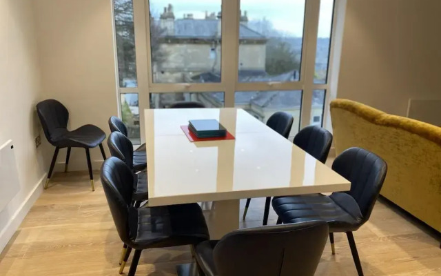 CH Apt 9 2bed in Bath