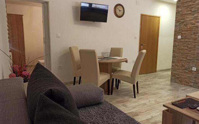 Studio Apartments Una