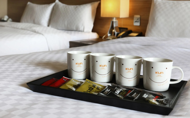 KUN Tour Hotel Feng Chai