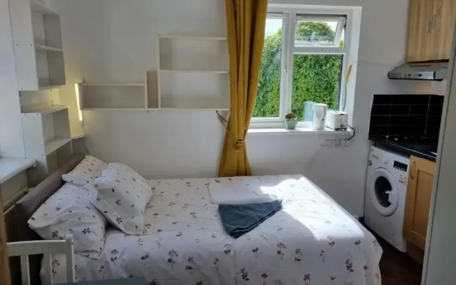 Cosy, Quiet, Studio Flat