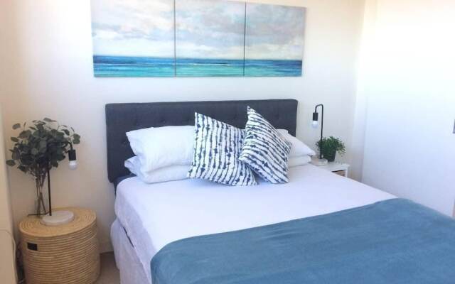 1 Bedroom Surfer’s View with Parking in Manly