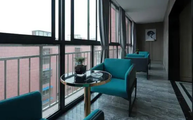 Holiday Inn Huoqiyunman