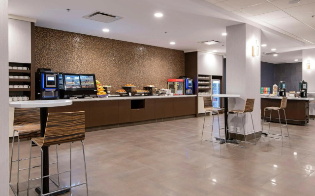 DoubleTree by Hilton Hotel West Edmonton