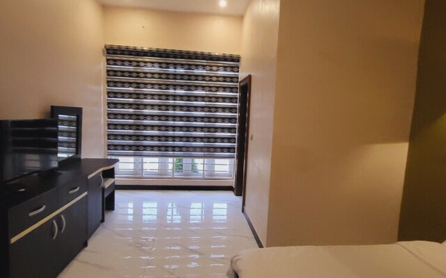 Aggreys 55 airport lodge