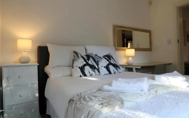 17 Hawkes Head Self Catering